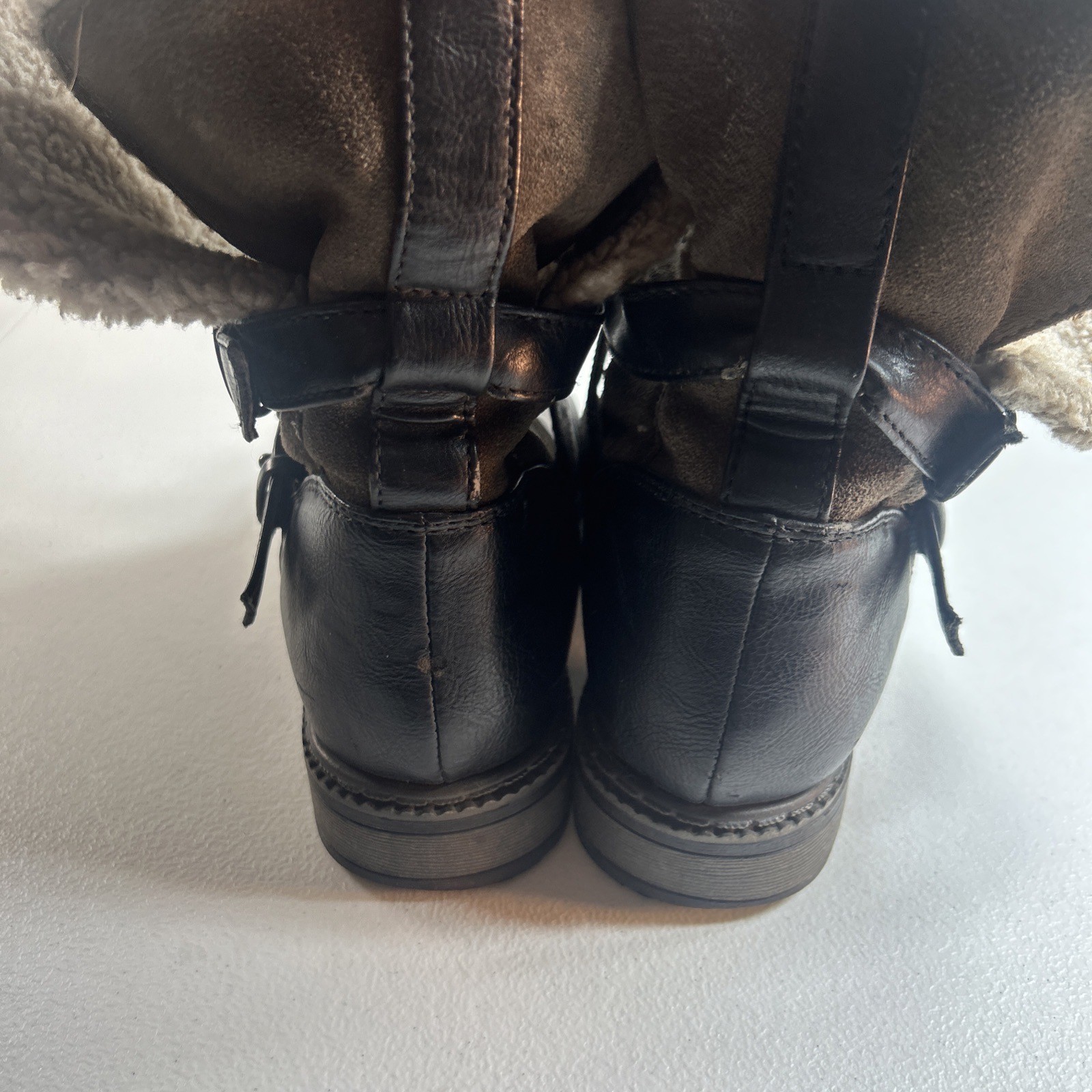 American Eagle Women’s Boots Size 7.5 Brown/Black Sherpa Lined Booties Fold Over