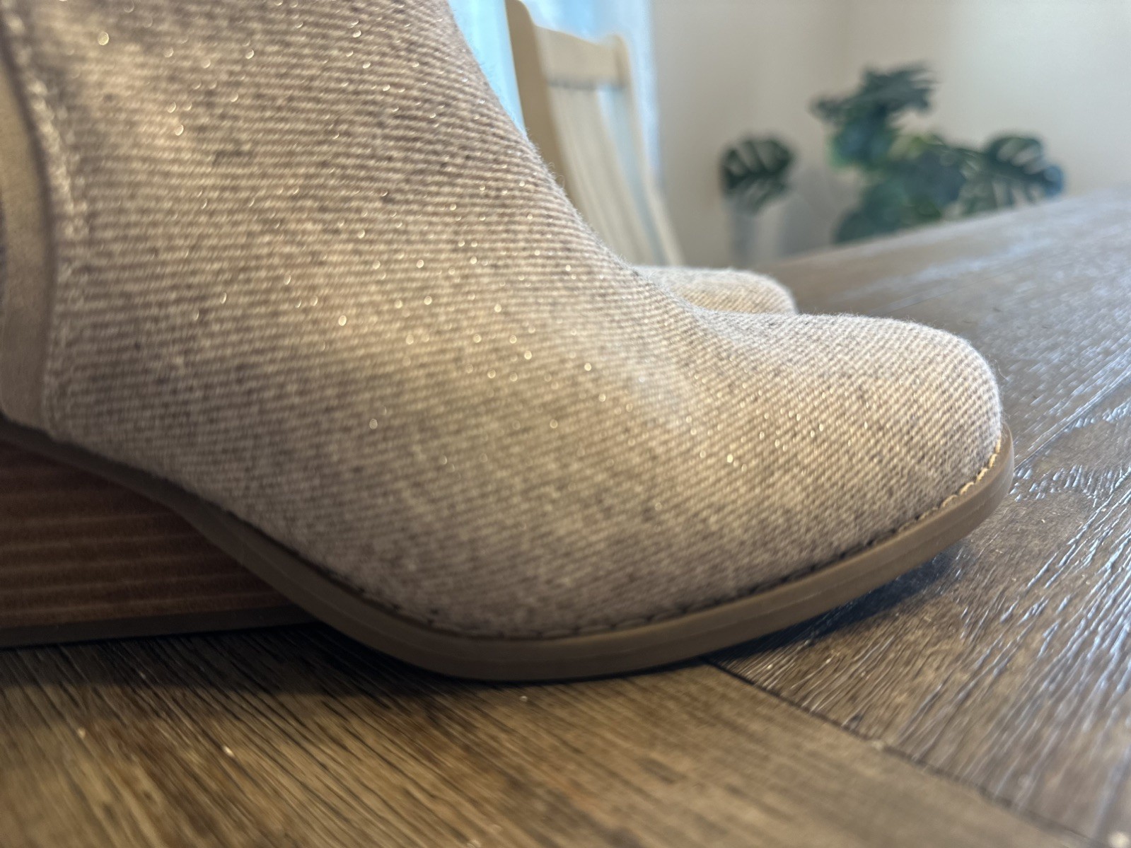 Size 7.5 – TOMS Kaia – Natural Shimmer / Twill / Suede – Womens