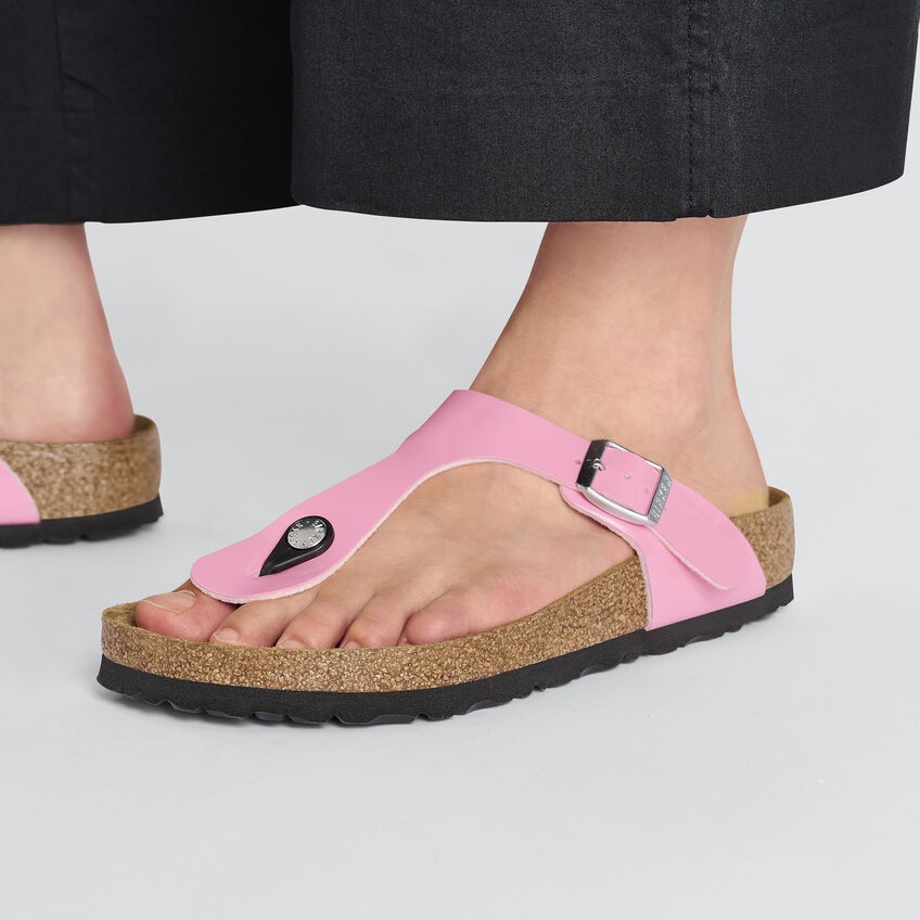 BIRKENSTOCK GIZEH PATENT CANDY PINK BLACK REGULAR/WIDE WIDTH WOMEN’S THONG SANDA