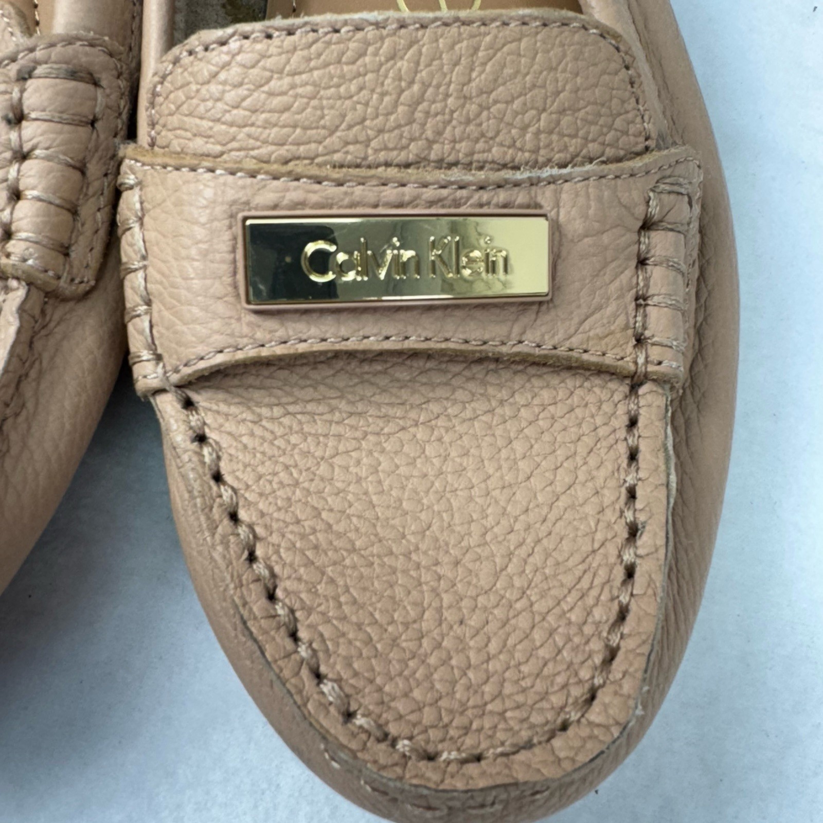 Calvin Klein Leather Gold Logo Bone Tan Leta Driving Moccasin Loafers 6.5 NEW