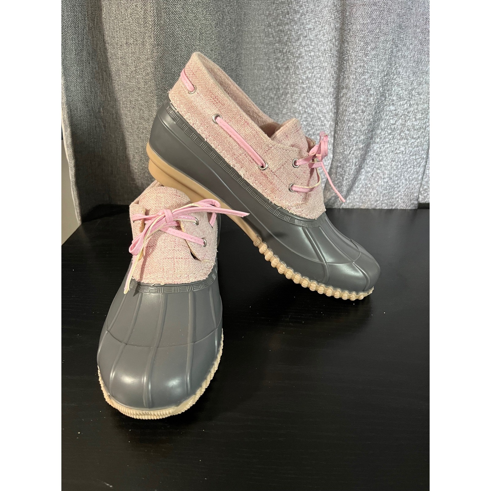 Magellan Outdoors Womens Grey Pink Duck Shoes Low Rain Boots Costal Preppy SZ 8