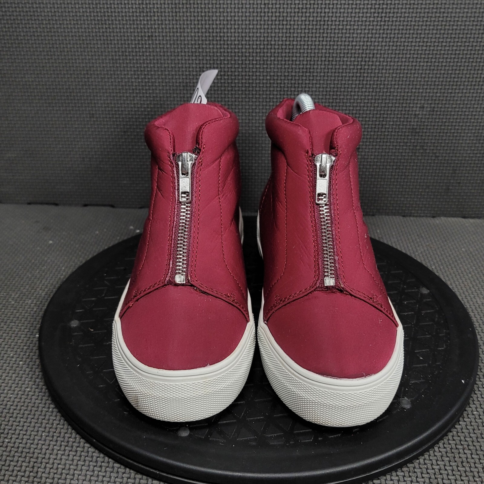 JustFab Eloise Front Zip Shoes Womens Sz 6 Red White Slip On Sneakers