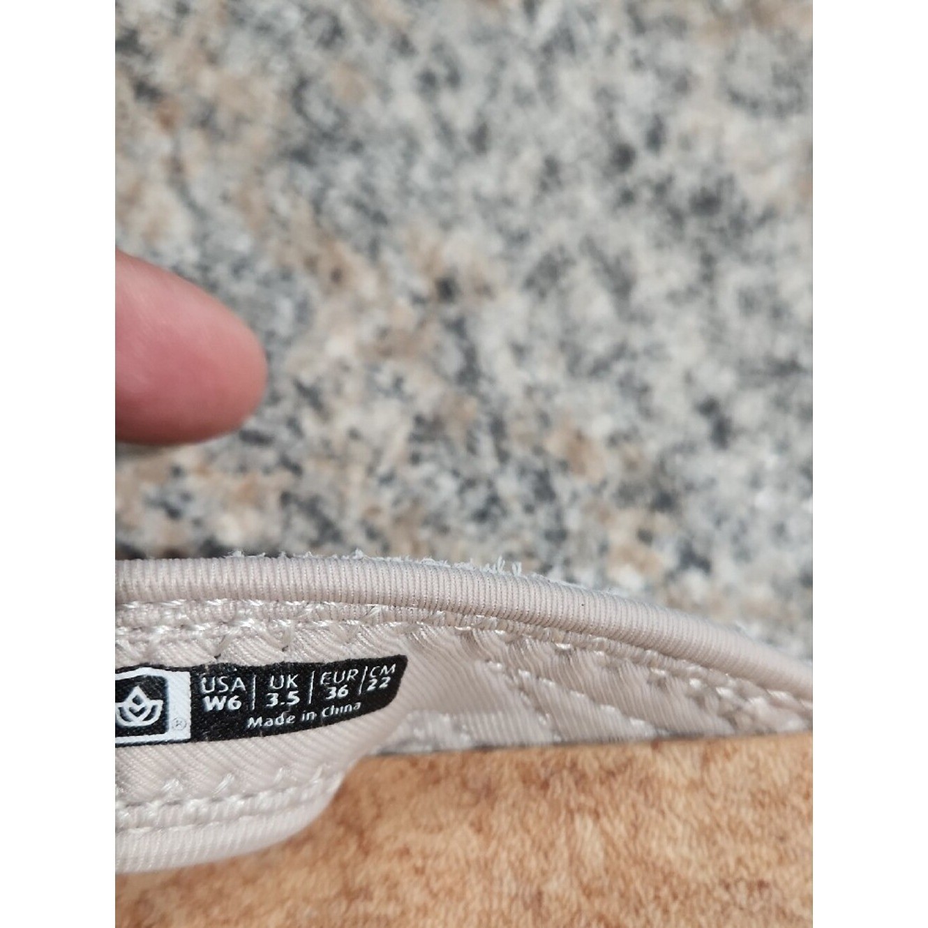 Spenco Women’s Silver Metallic Cork-Style Thong Sandals Size 6