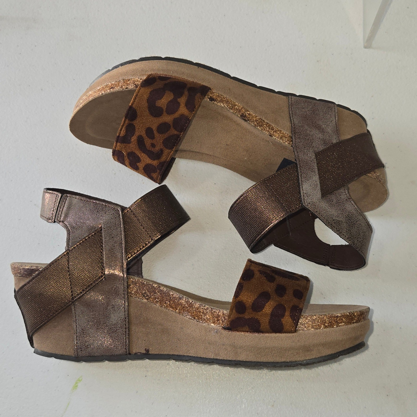MISMATCH SIZES Natural Reflections Sanra Leopard Wedge Sandals left 8 right 7