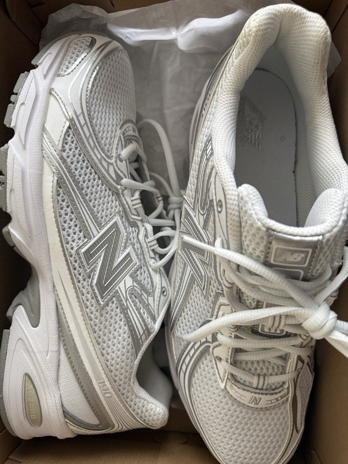 New Balance 740 White/silver