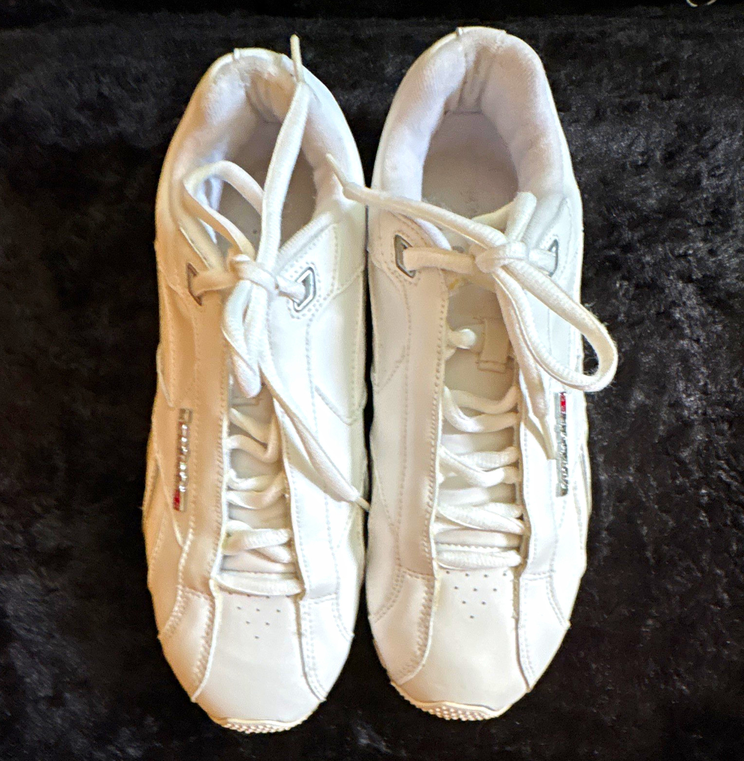 Reebok Women’s White Low Top Lace-Up Athletic Sneakers Logo Activewear Casual