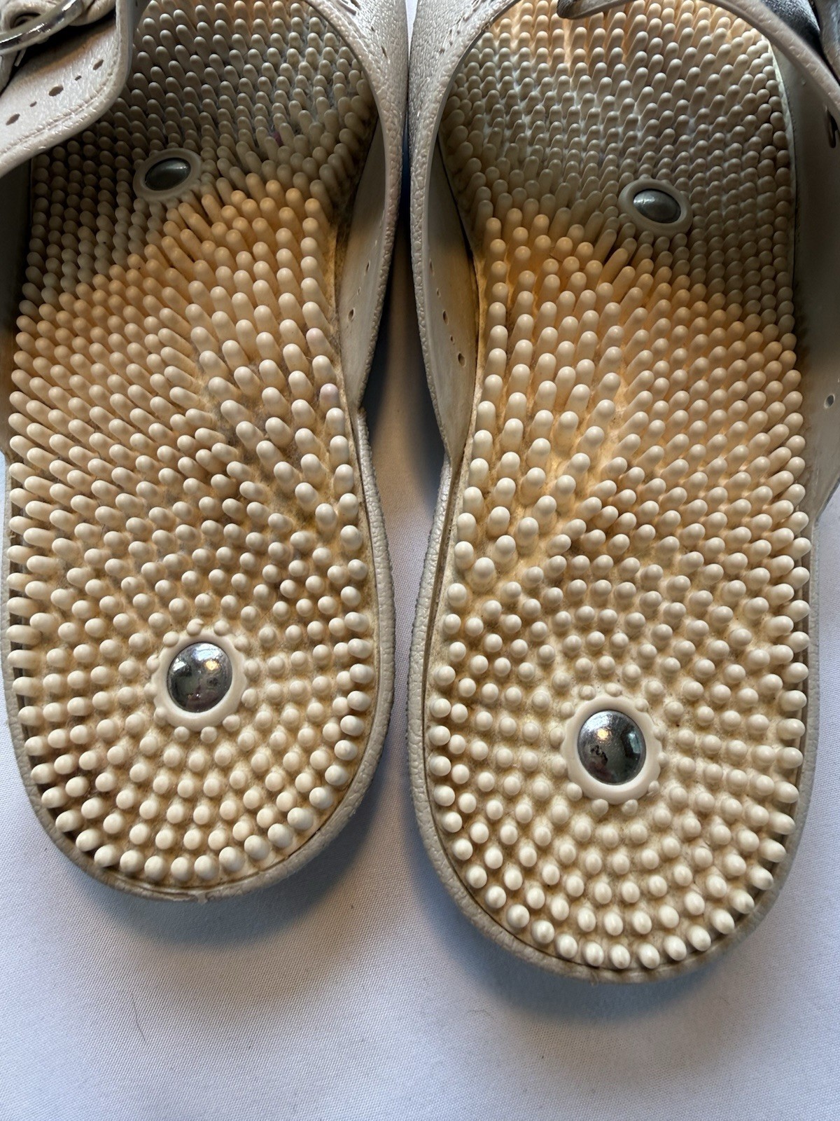 Magna Womens Beige Slide Sandals Buckle Slip-On Faux Leather Comfort US 6
