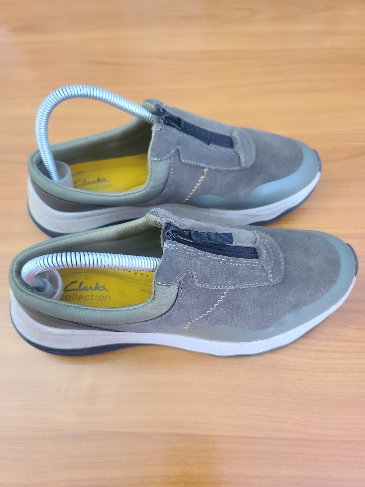 Clarks Women’s Jaunt Way Suede Clogs Size 8W Grey Slip-On Comfort Shoes