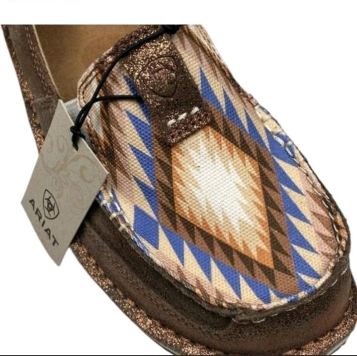 Arait Crusiers women’s size 8.5B