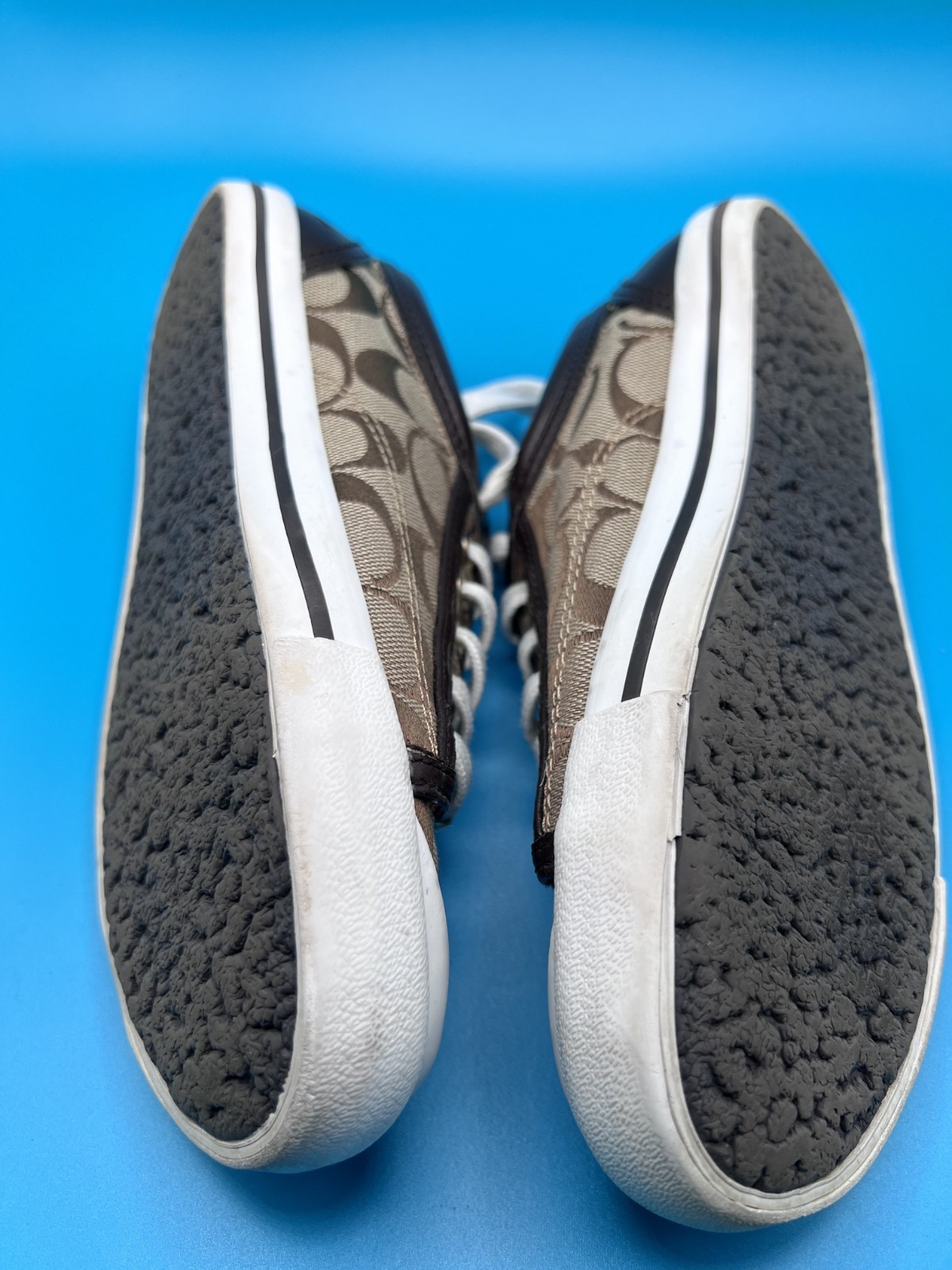 Coach Francesca Women’s Signature C Canvas Sneakers – Size 7B