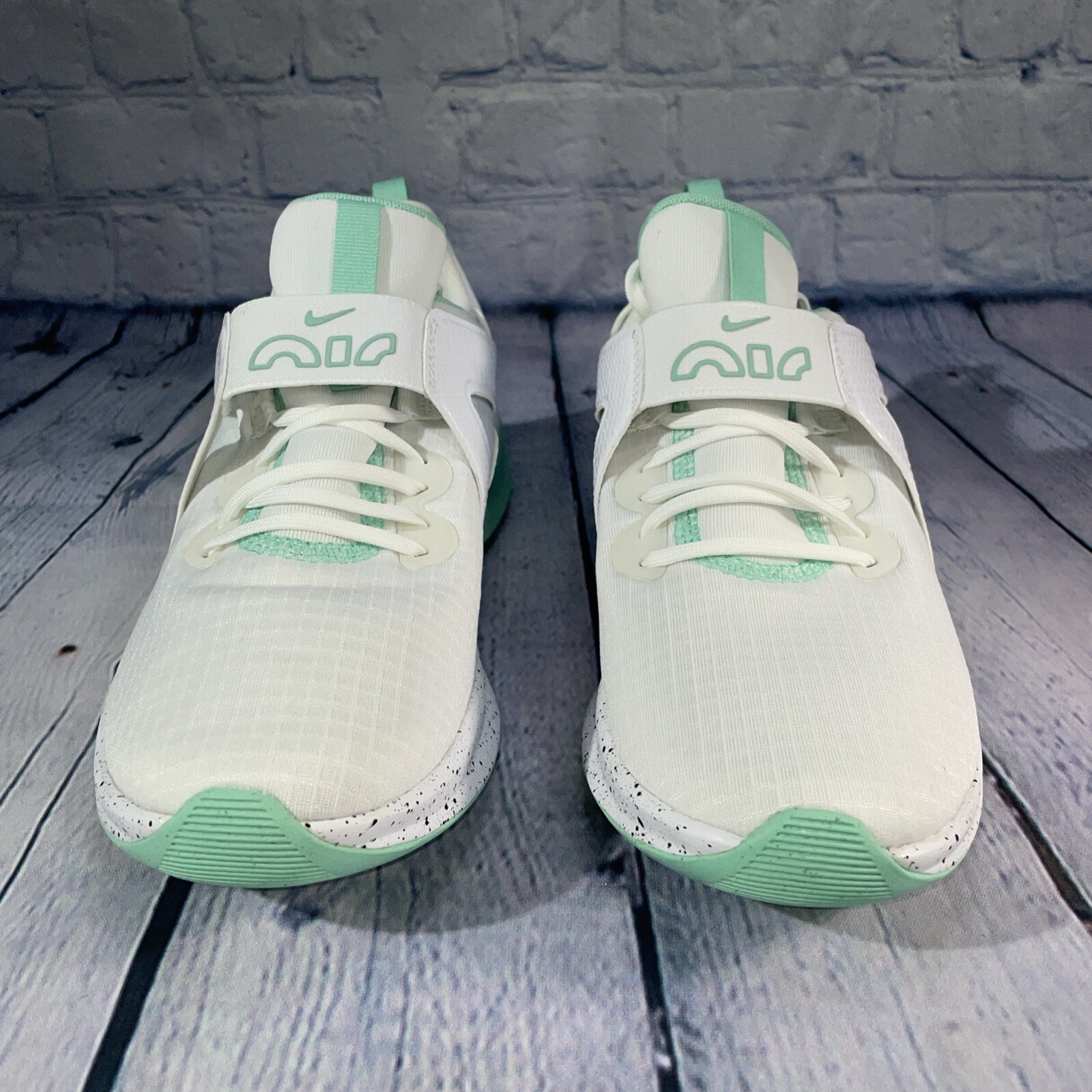 Nike Air Max Bella TR5 Running Shoes White Green FN7107-100 Womens Sz 6.5