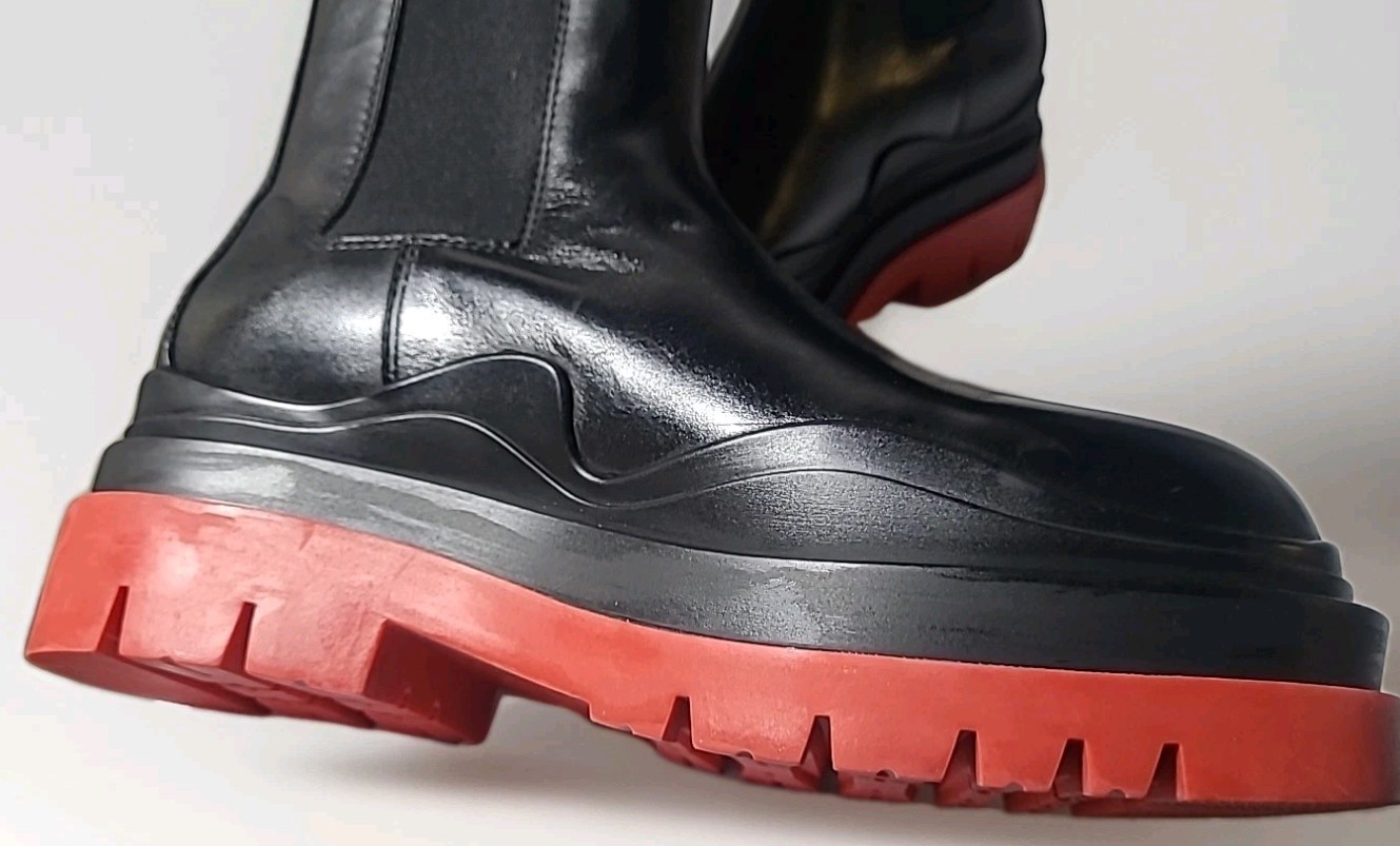 $1200 Bottega Veneta The Tire Chelsea Leather Boots 40 Womens 9 9.5 Designer