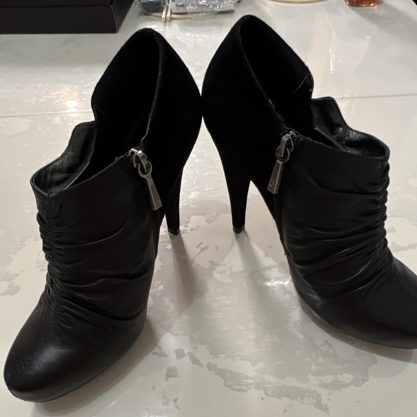 Basconi Women’s Black Leather Ankle Bootie Round Toe Zip, US 9 EU 40