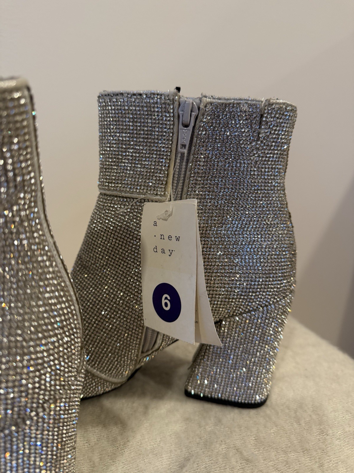 A New Day Womens Cailin Ankle Boots NWT Silver Gray 6 M Party Fairy Statement