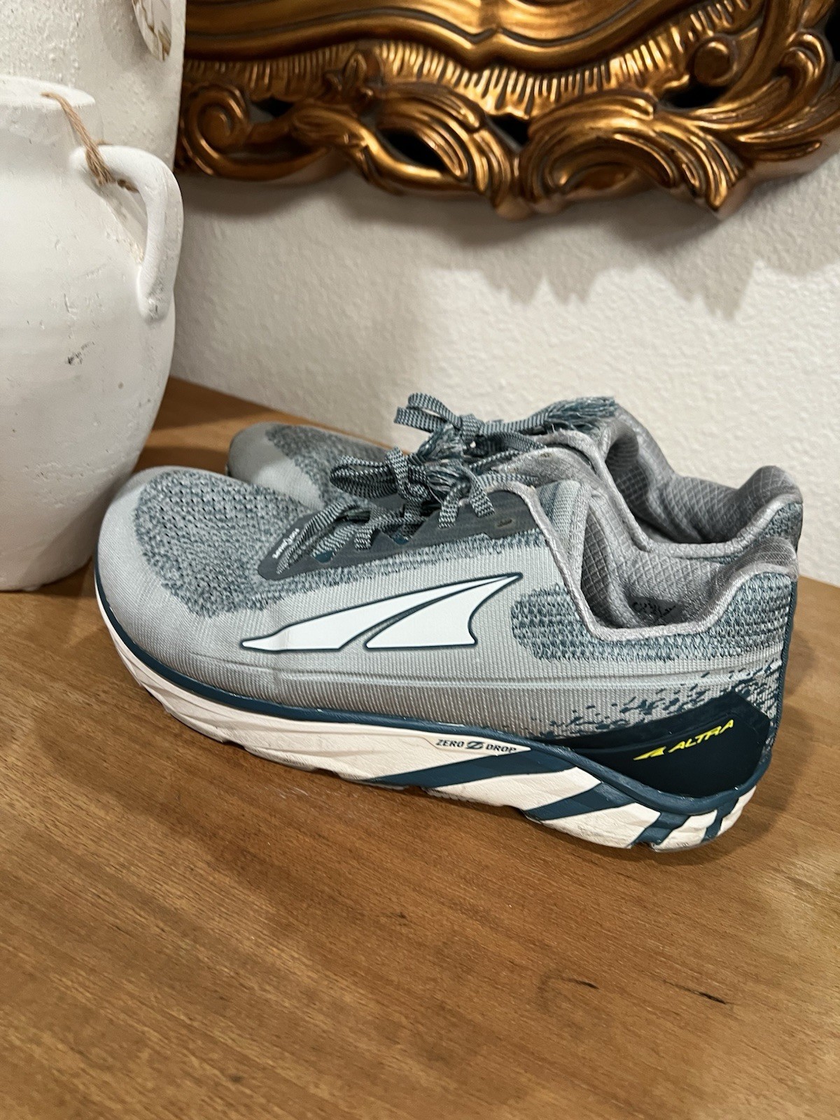 Woman’s Altra Torin Running Sneakers Shoes Size 9.5 Blue
