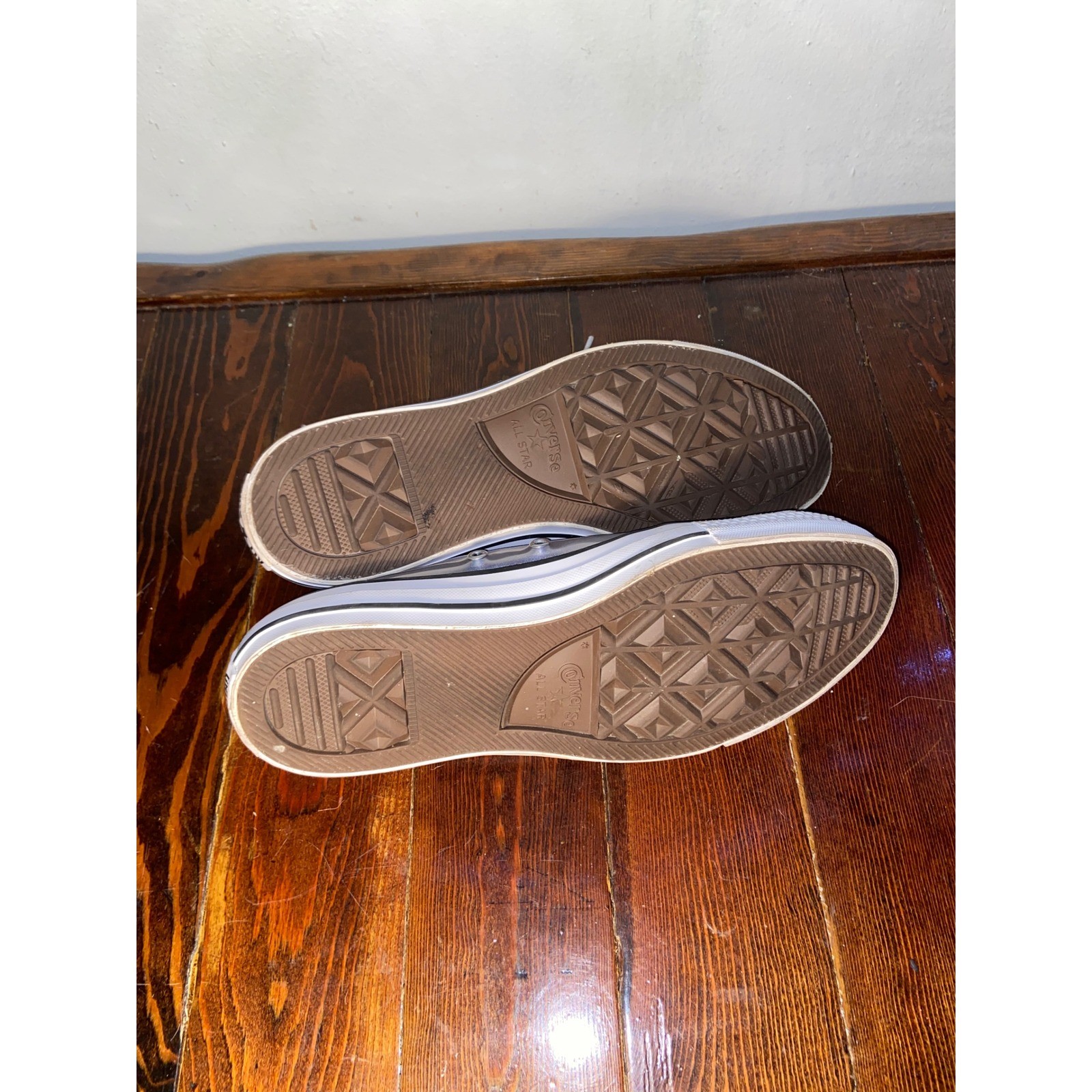 Converse Chuck Taylor All Star Ox Holographic Silver Low Top Sneakers M7 W9 EUC