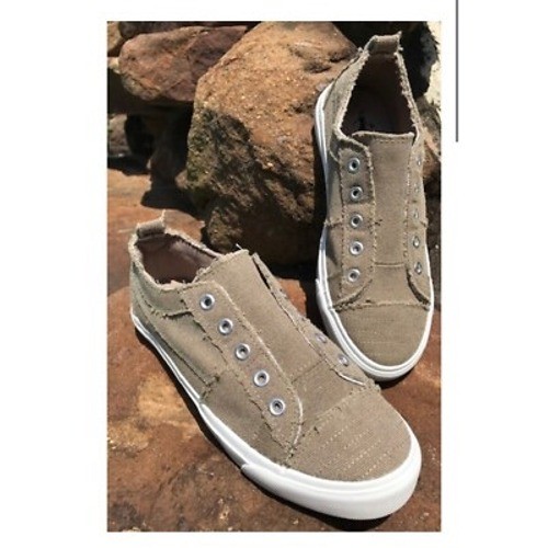 Corkys Babalu 8 Khaki Tan Distressed Canvas Slip On Sneakers Womens 9