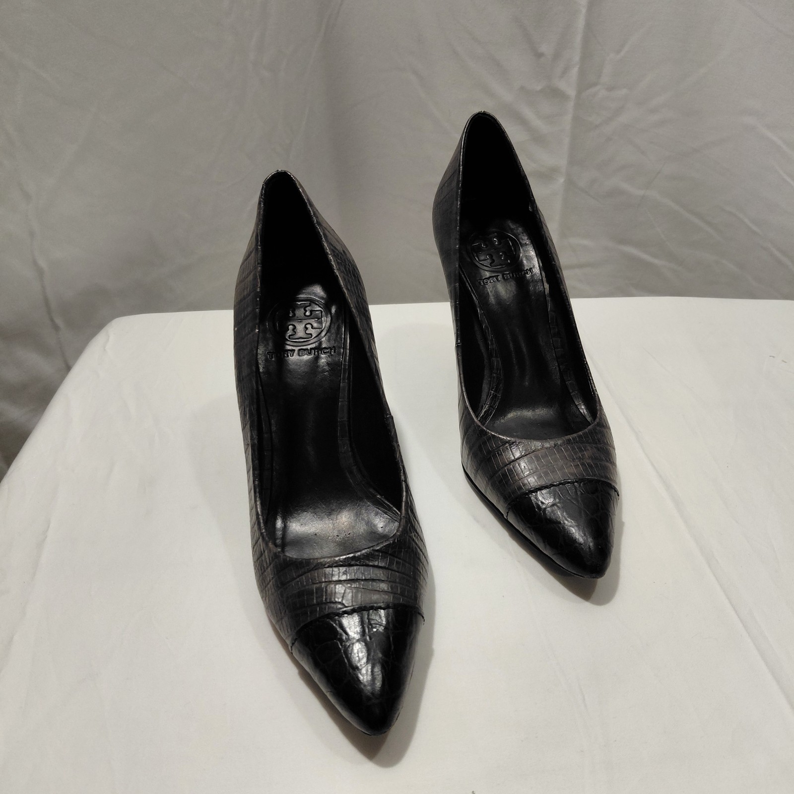 TORY BURCH Lyla Black reptile Crocodile Print Cap Toe High Heel Pumps Size 5M