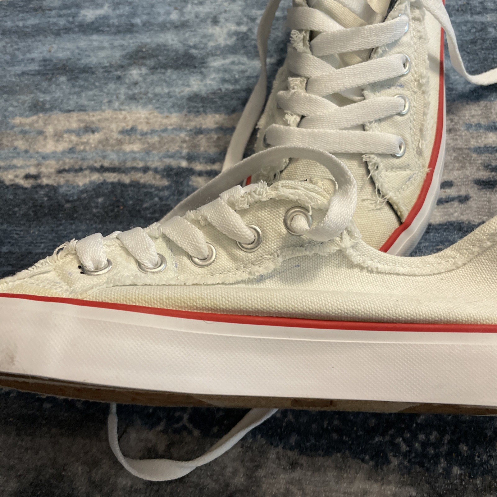Gotta Flurt Shoes Womens 7 Walking Sneakers Off-White Canvas Lace Up Casual