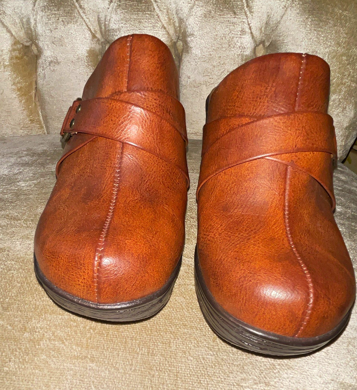 b.o.c Womens Brown Faux Leather Round Toe Slip-On Buckle Mule Heels 9.5