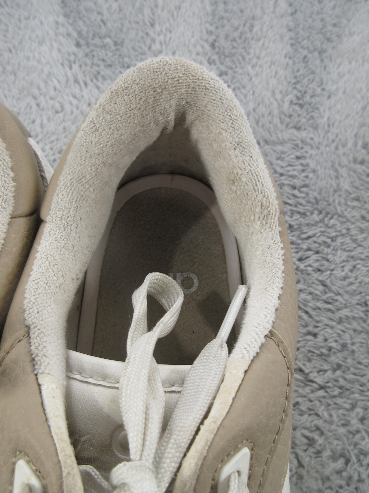 Alo Shoes Womens 10 White Tan Leather Low Top Casual Comfort Sneakers A0685U