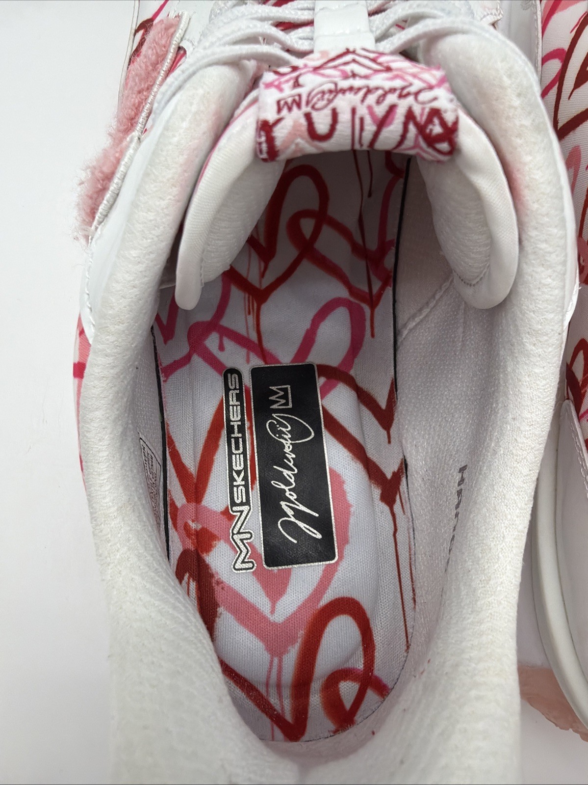 NEW Rare Skechers Mark Nason Pink, Red, White Heart Artsy Art Decor Size 10 Love