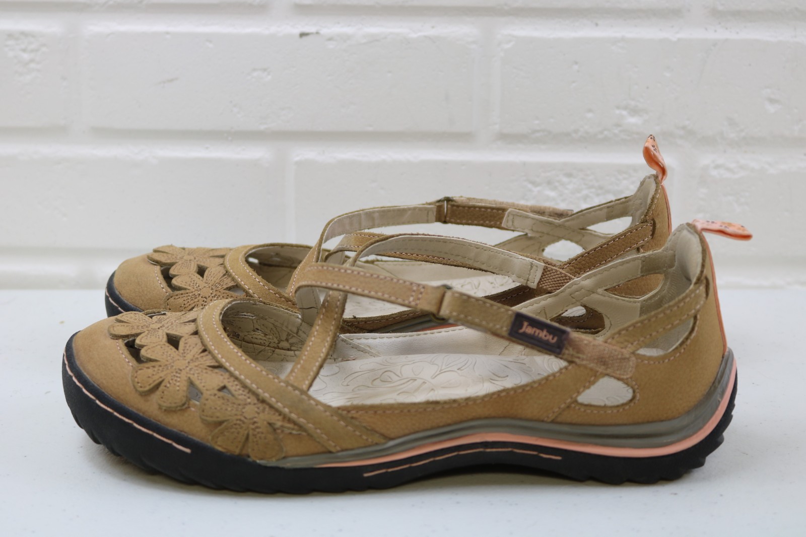 JBU by Jambu Tan Blossom Encore Sandals Womens 10M All Terra Traction Hiking