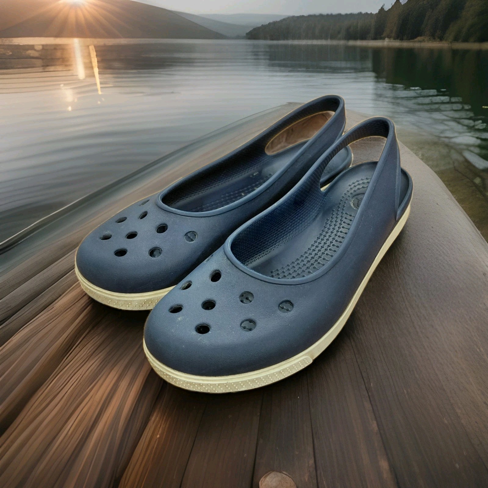 Crocs Navy Sling Back Shoes Women’s Size 8W Blue Lake Life Water Vacation Fish