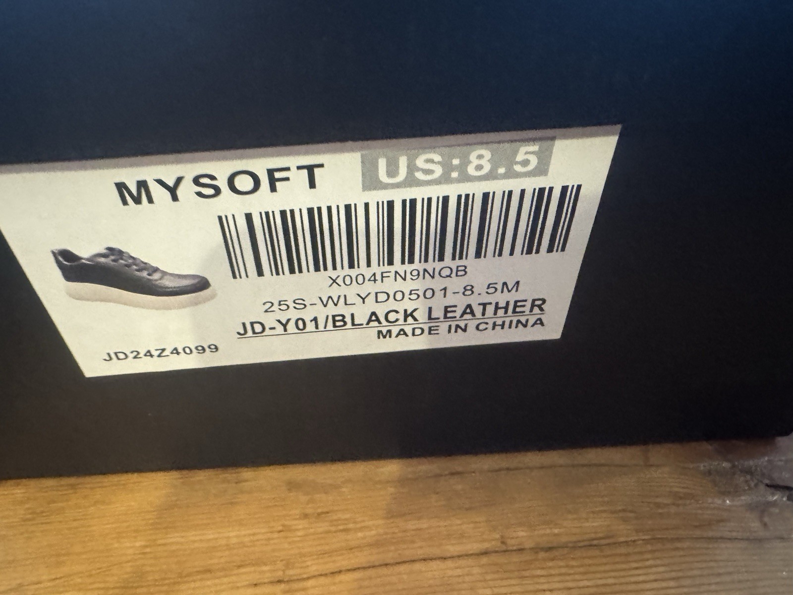 Mysoft Women’s Black Leather Gym Shoes Size 8.5 New In Box White Trim Sneakers