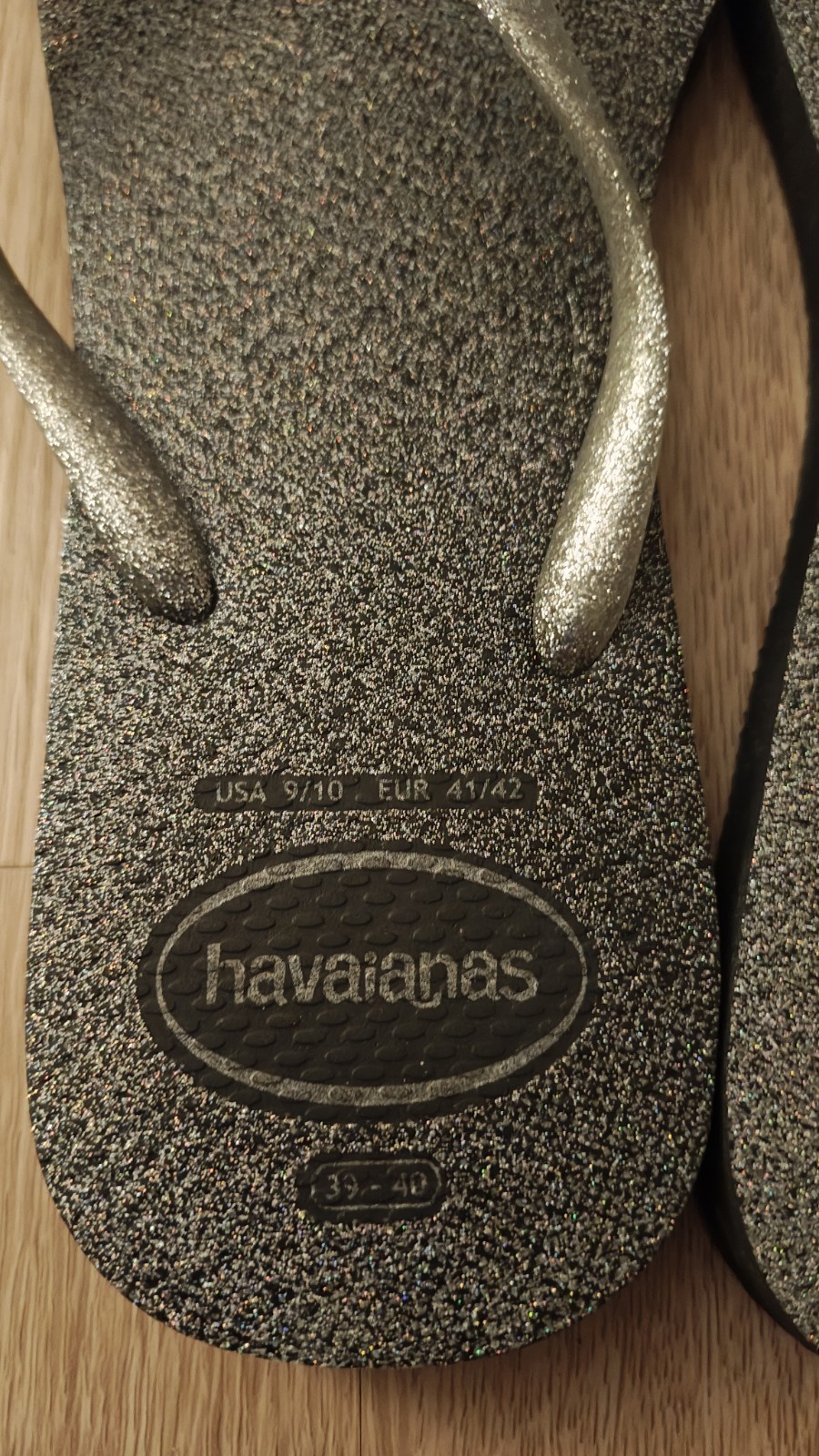 Havaianas Women’s Silver Size USA 9/10 Shiny Silver