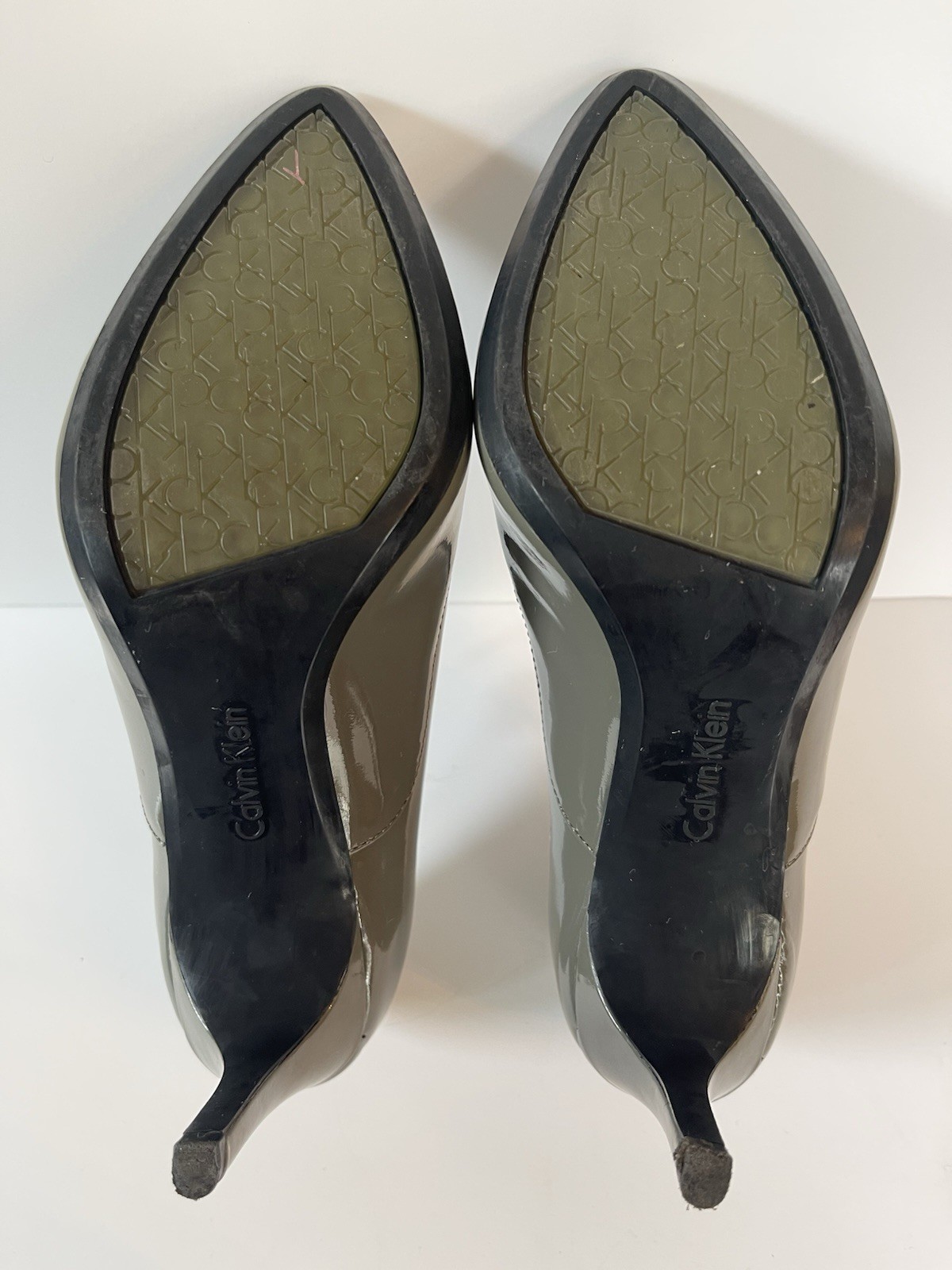 Calvin Klein Women’s Gray Patent Leather Ankle Boots Jalana Heels Zipper Sz 7.5