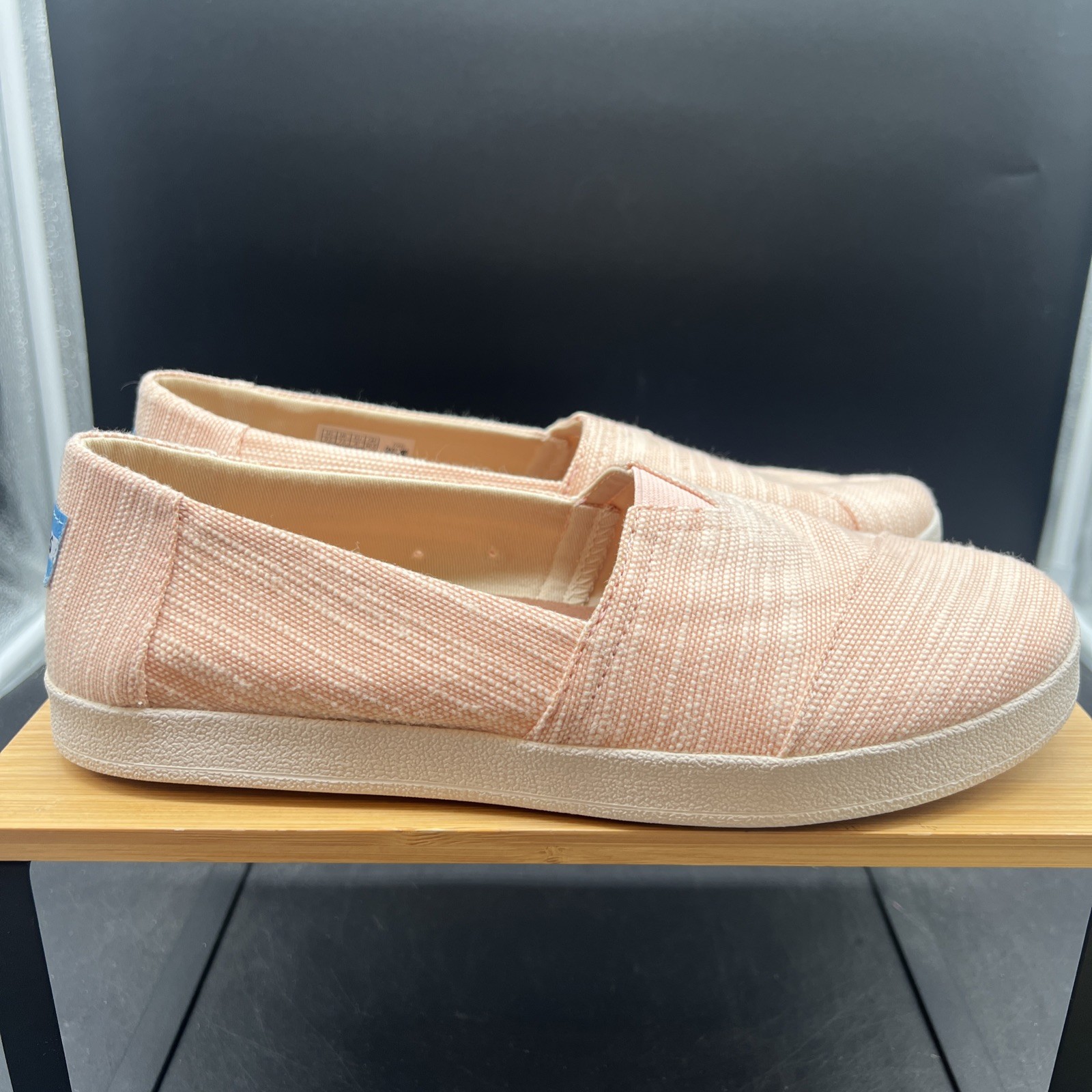 TOMS Slip On Flat Shoes Comfort Casual Travel Peach Blush Canvas Women’s 9.5