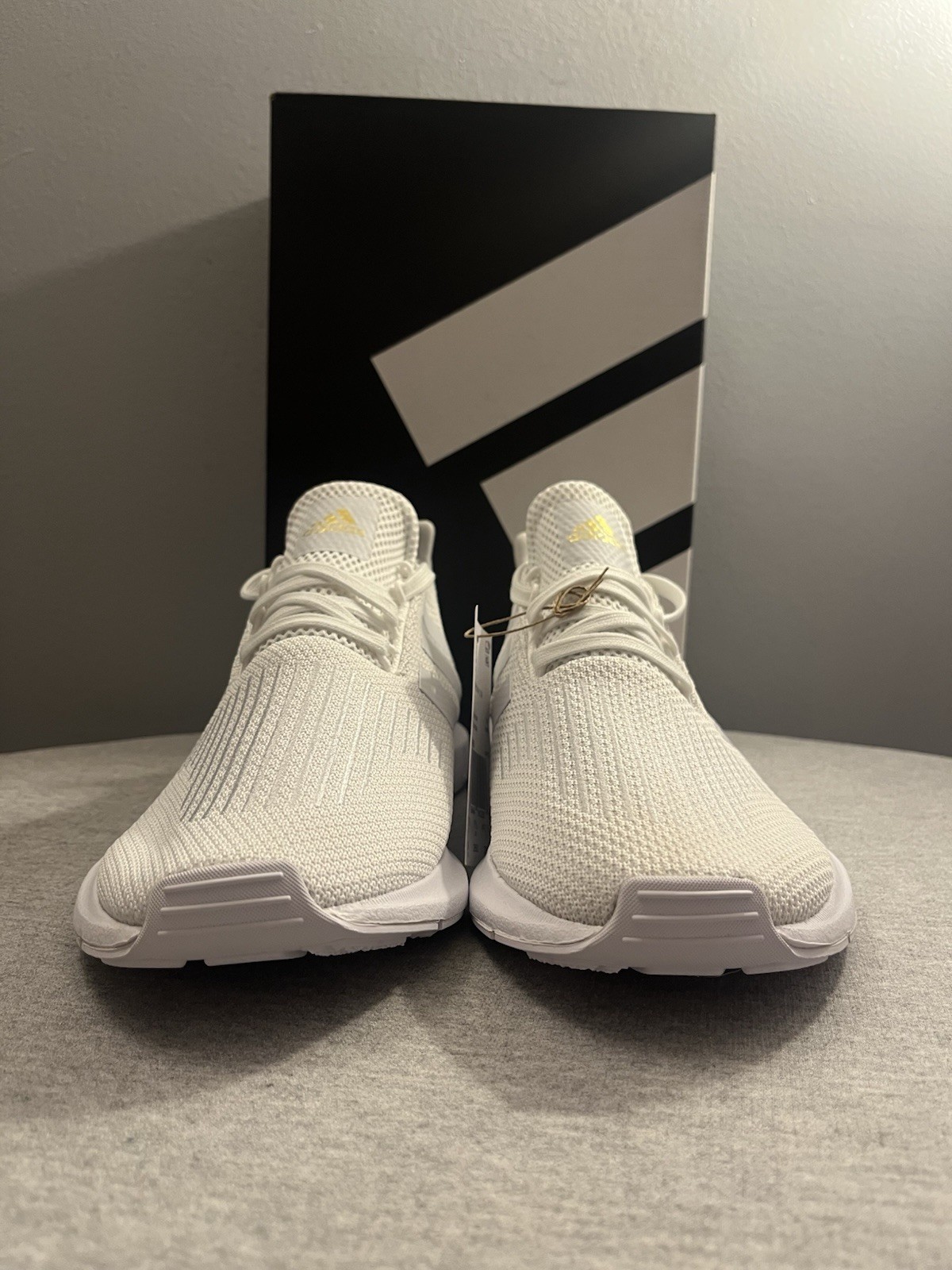 Adidas Swift Run 1.0 Cloud White Gold Women’s Running Shoe Size 8.5 IE7480