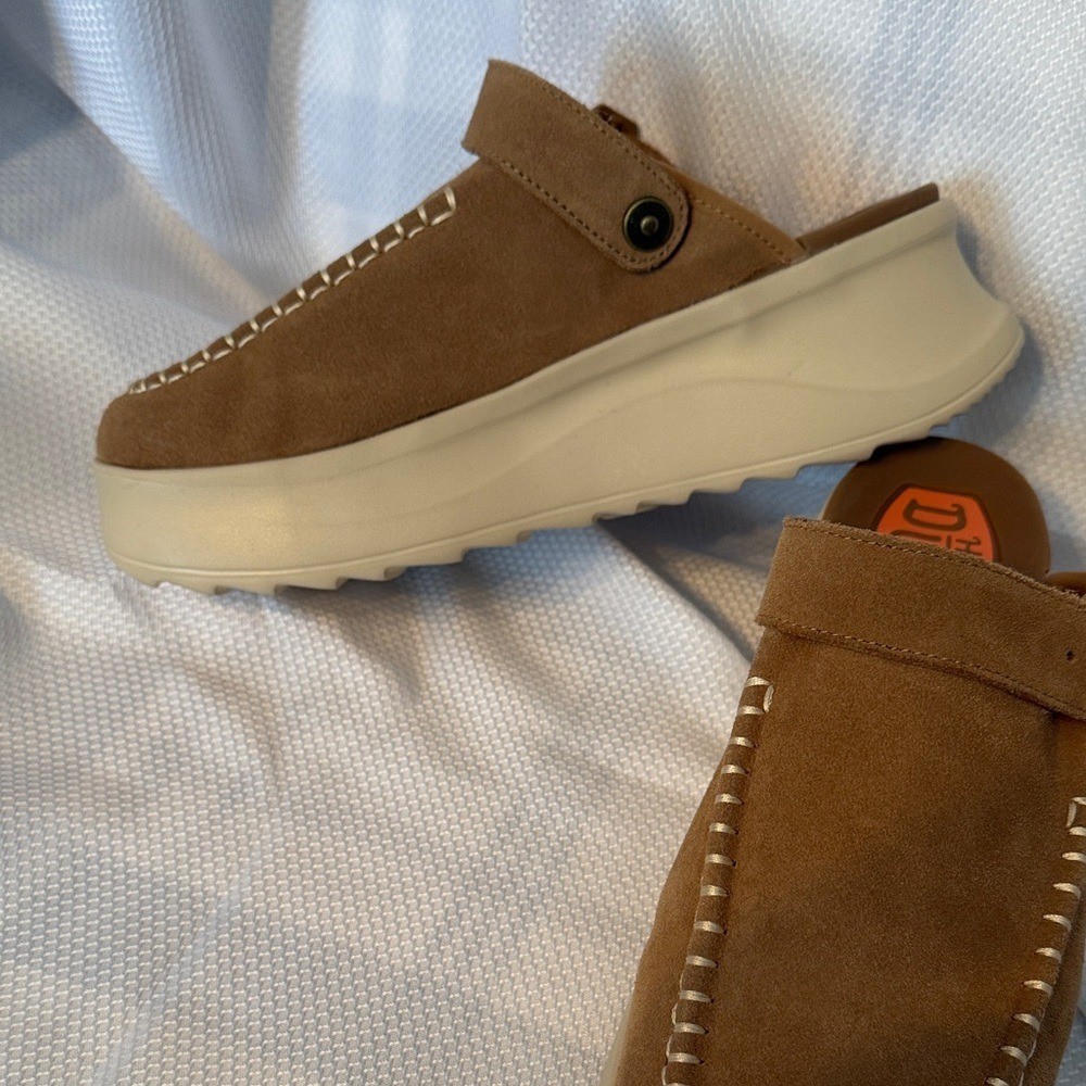 Hey Dude Delray Clog Suede Chestnut Brown Platform Mules Womens 11 44259-265