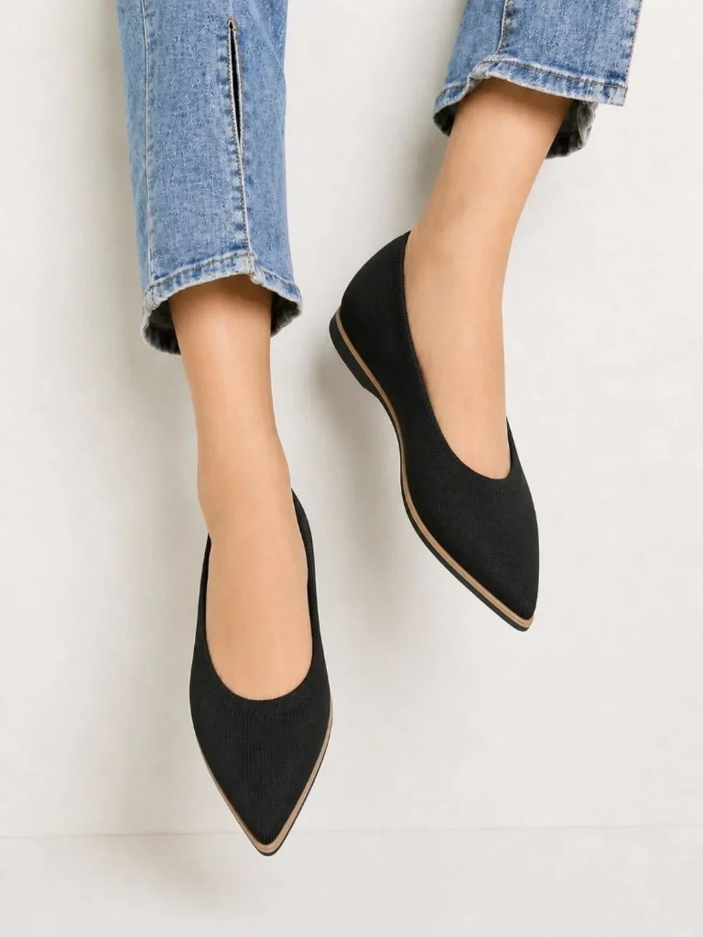Vivaia Veronica Pointed-Toe All-Day Standing Slip On Flats in Black Size 42/10.5