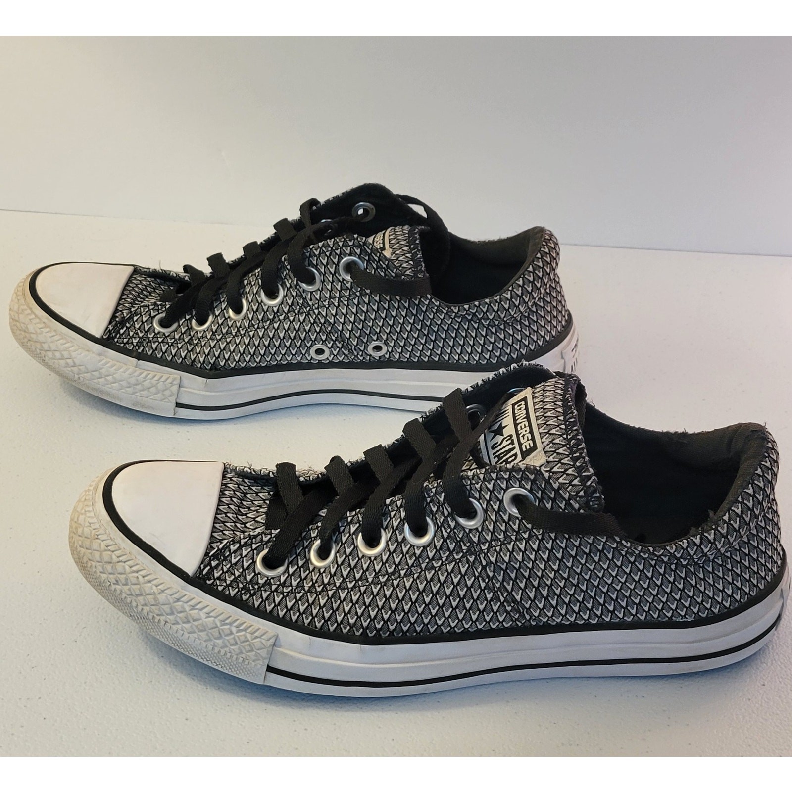 Converse Chuck Taylor All-Star Sneakers Low Top Black White Arrow Womens Size 8