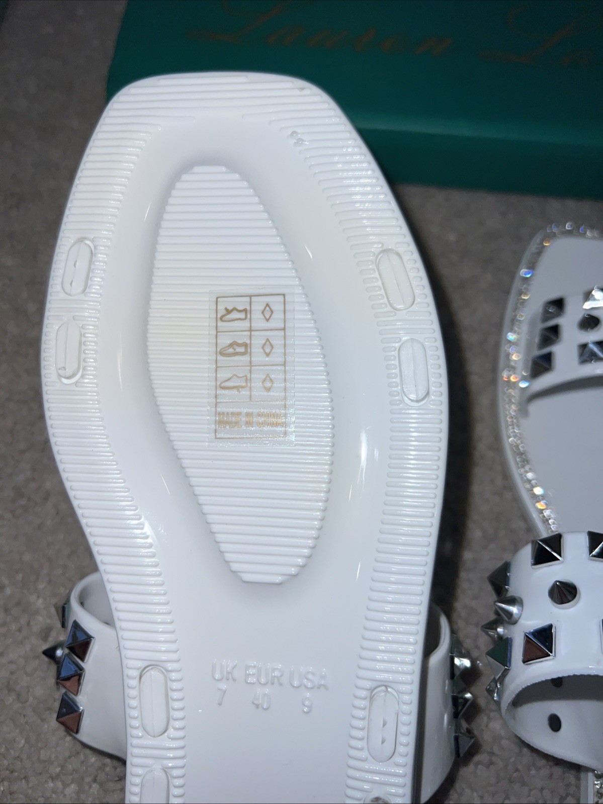 Lauren Lorraine Steel studs Rhinestones Patent White Leather Slides Size 9 NIB