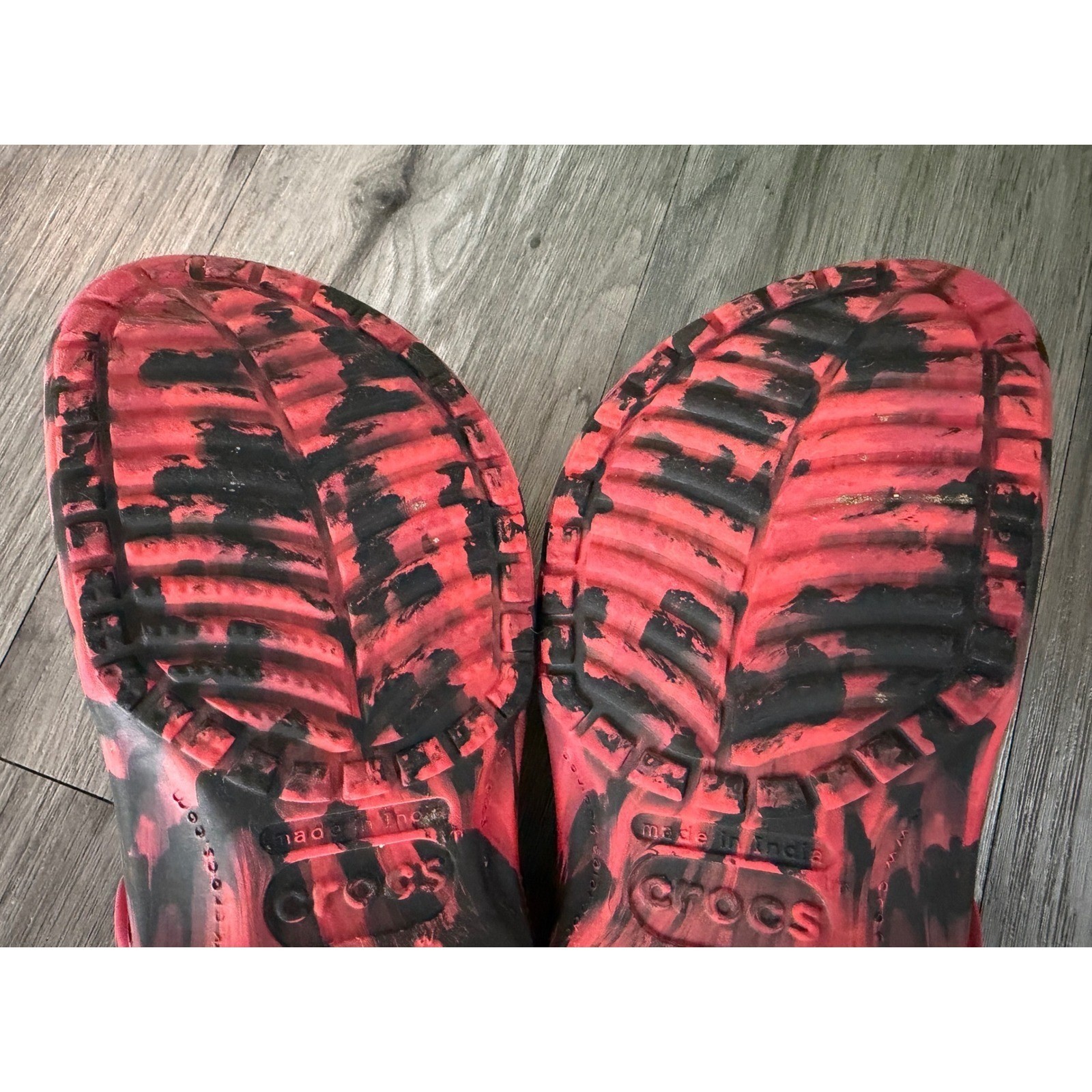 Crocs Classic Marbled Clogs Red Black Swirl Women’s 6 Slip On Lightweight Shoe