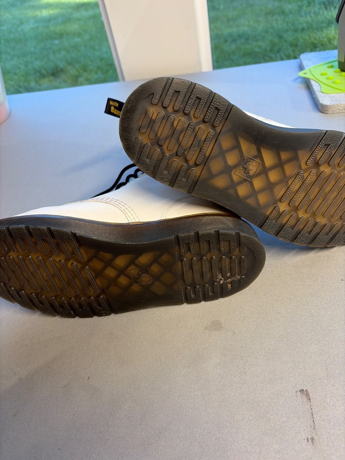 Dr DOC MARTENS Combat Boots,Womens Size 8, White Leather Lace-Up.