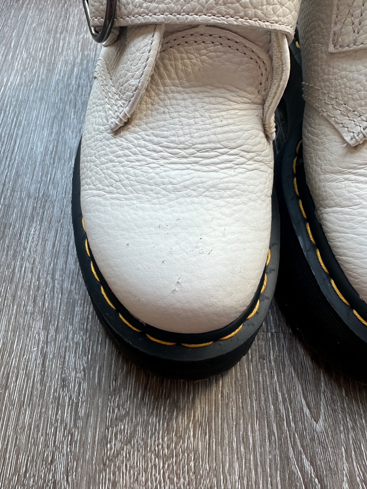 Dr Martens Devon Heart White Pebbled Leather Platform Boots Womens US 9 EU 41