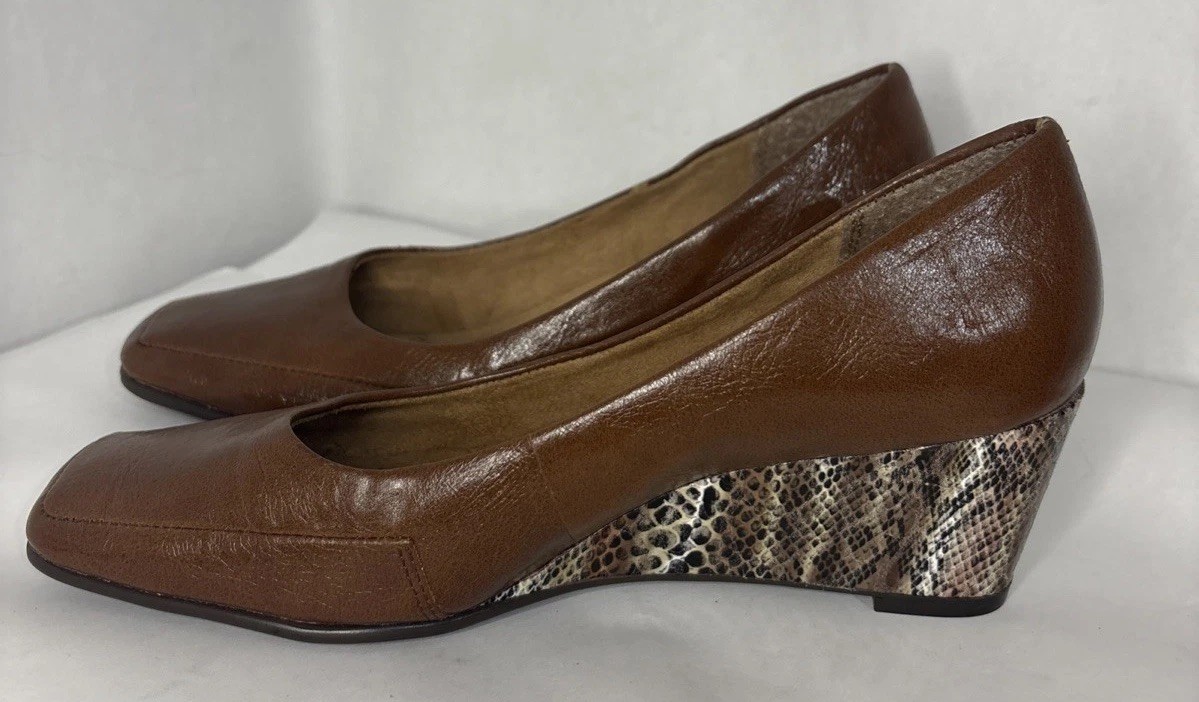 Aerosoles Solid Brown Upper Snake Skin Print Comfort Casual Wedge Pump Sz 9M NEW