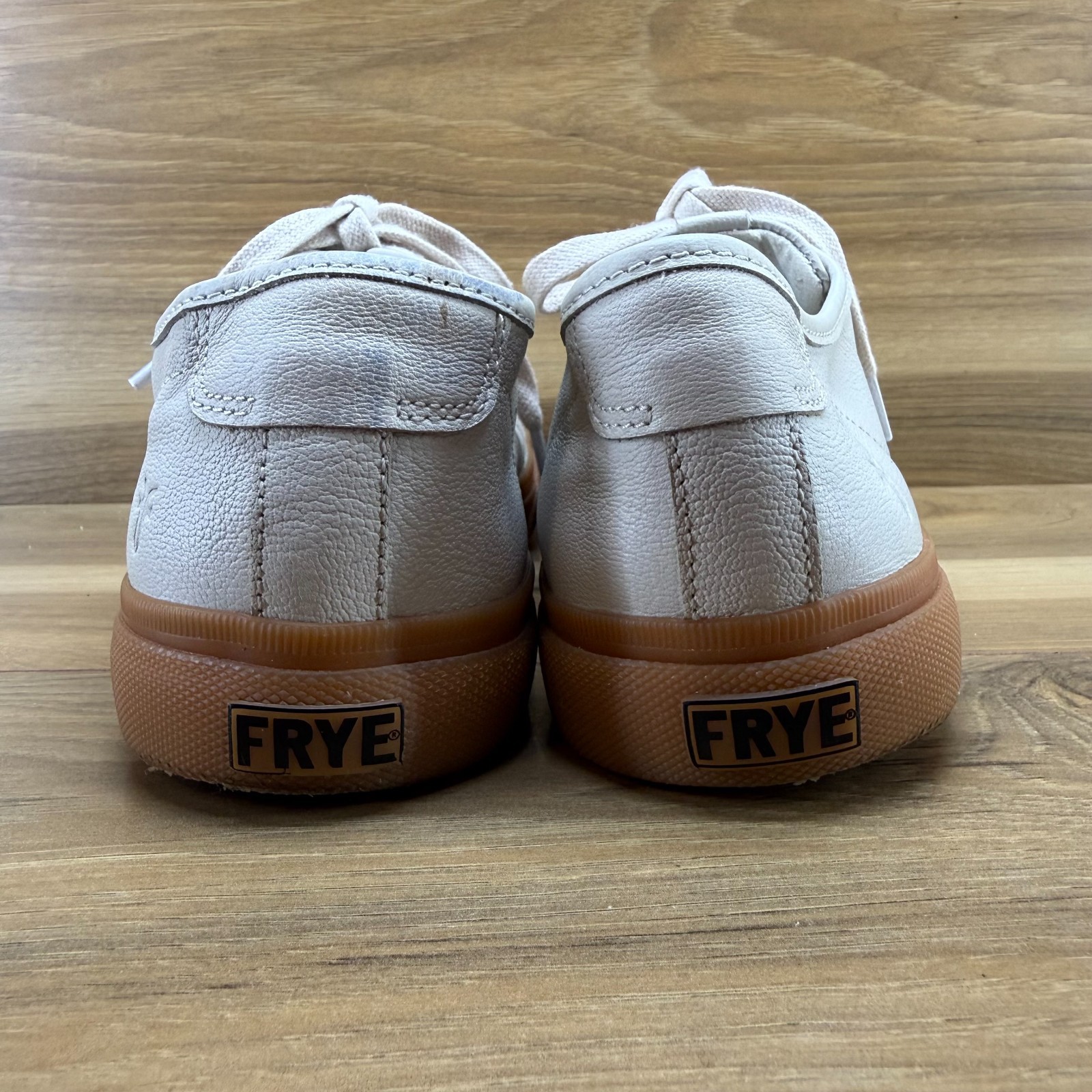 FRYE Gia Low Lace Up Sneakers Womens 9 M Cream Leather Casual Travel Boho Walk