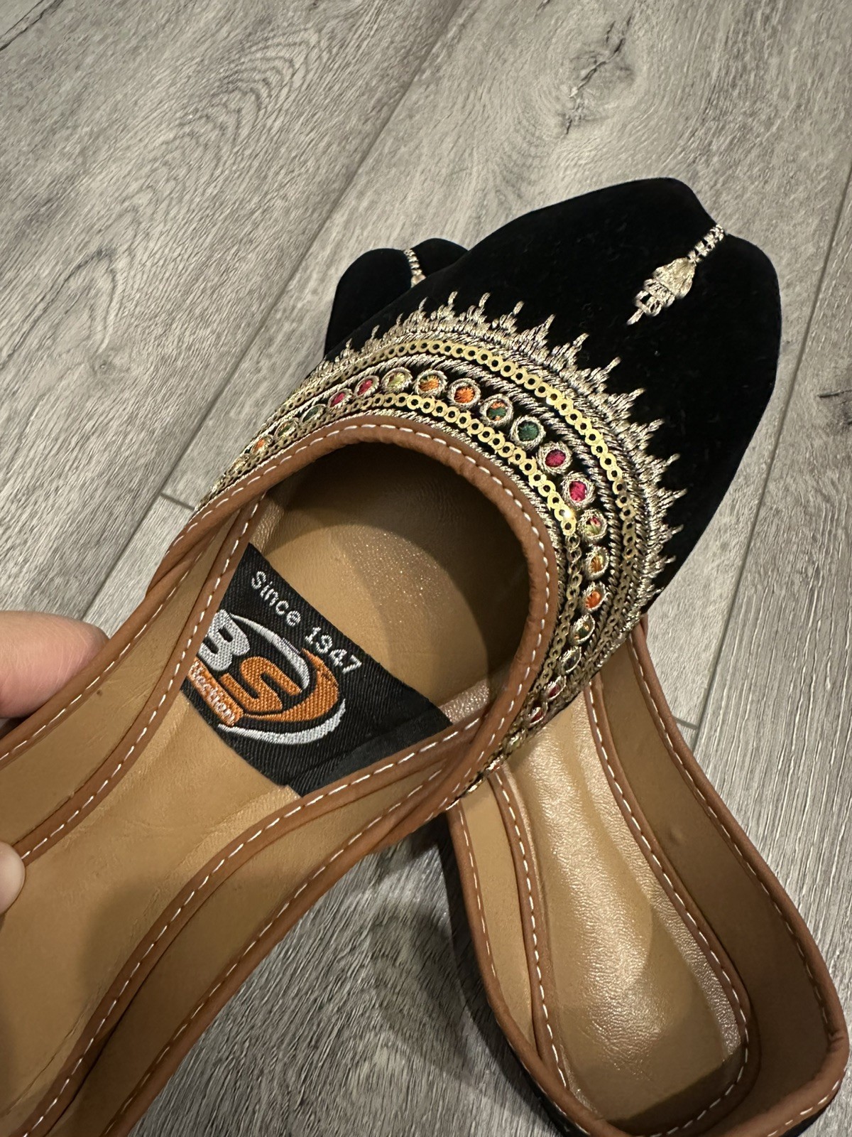 Beautiful Black Velvet Khussa for Women US Size 7 – Comfortable Padded Khussa