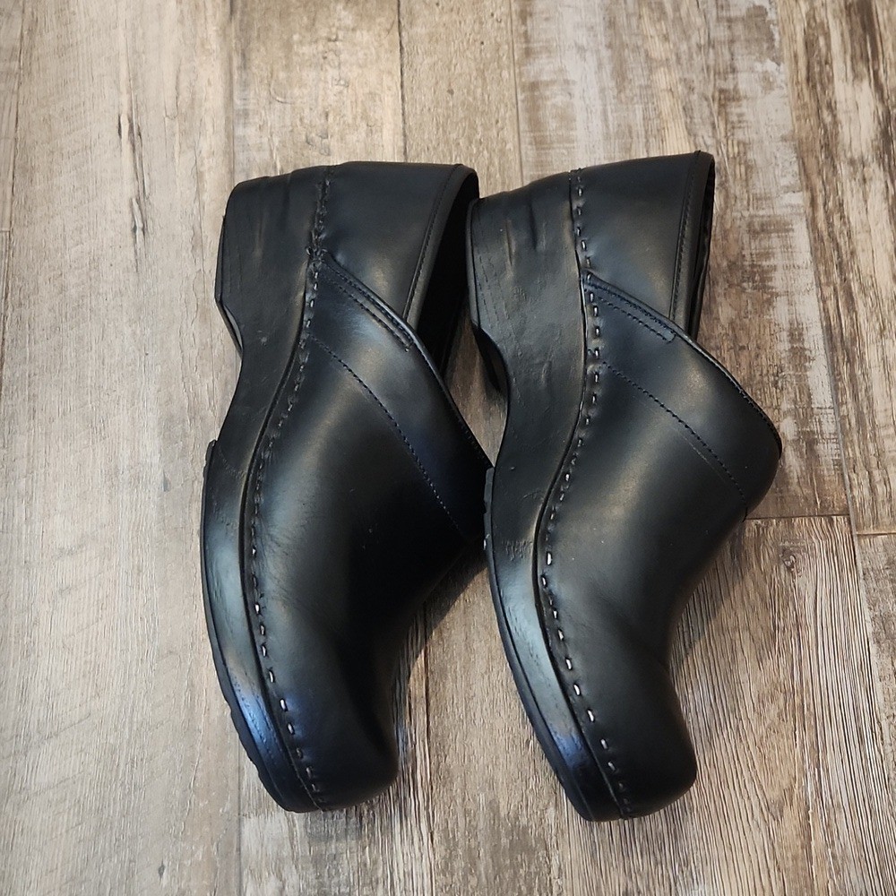 L.L. Bean Womens Black Leather Clogs Size 8.5M Casual Neutral Workwear Nurse