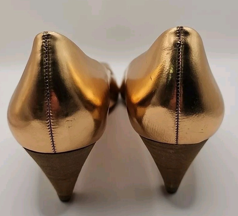 BCBG Max Azria Sz 8 B Leather Rose Gold Pumps 2″ Cone Heels Metallic Jazzy 26B