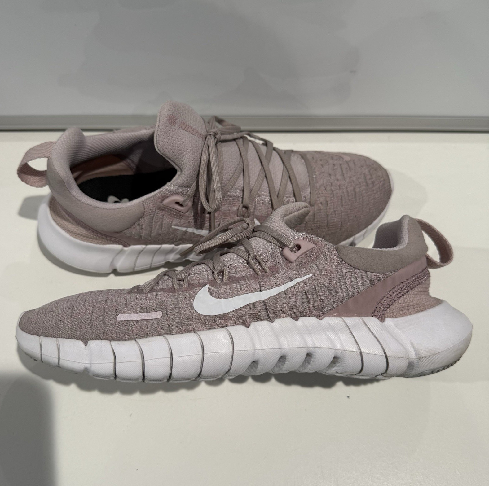 Nike Women’s Free Run 5.0 Running Shoes “Platinum Violet/Champagne” – Size 8