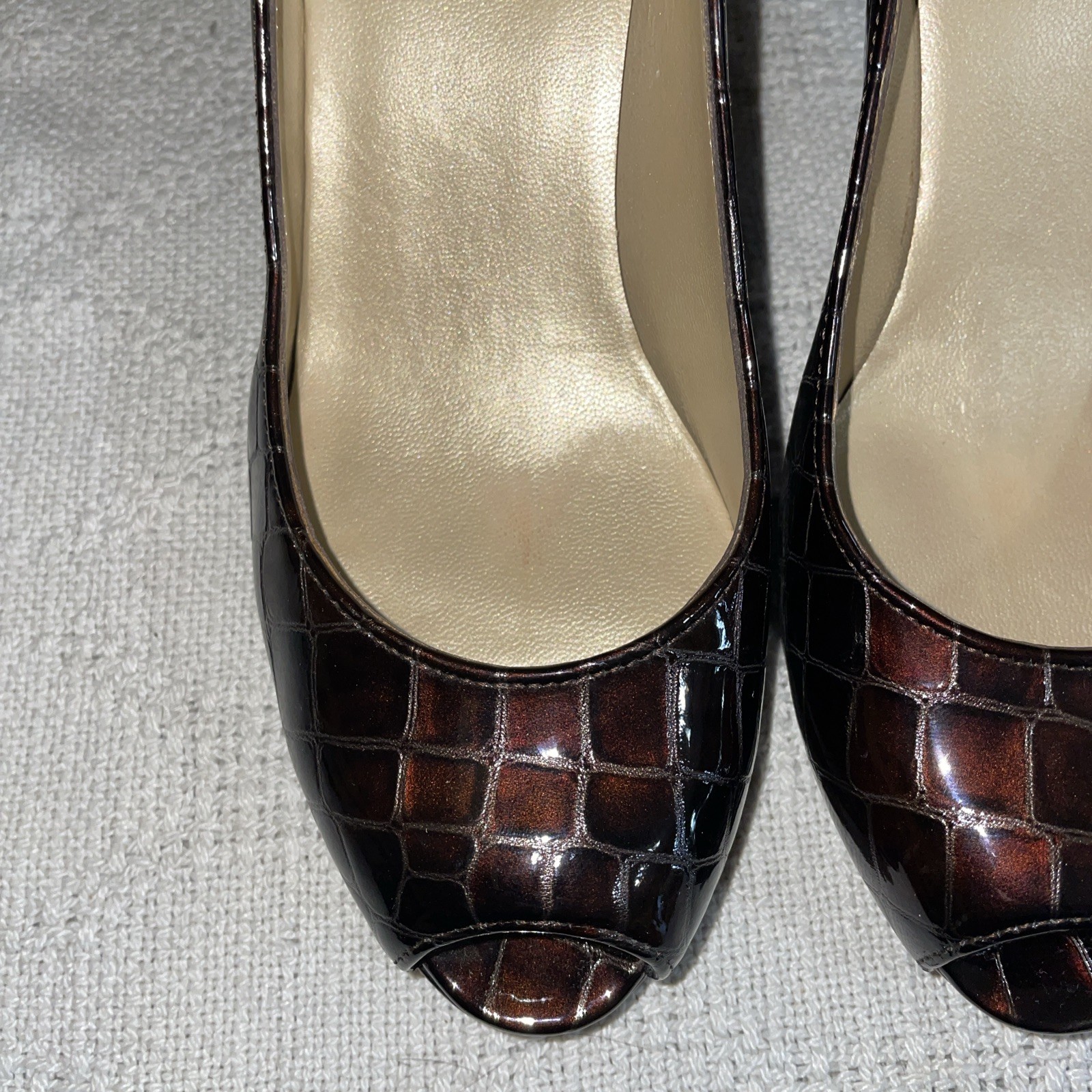 Stuart Weitzman Dress Pumps Womens Size 6.5 M Brown Faux Gator Business Formal