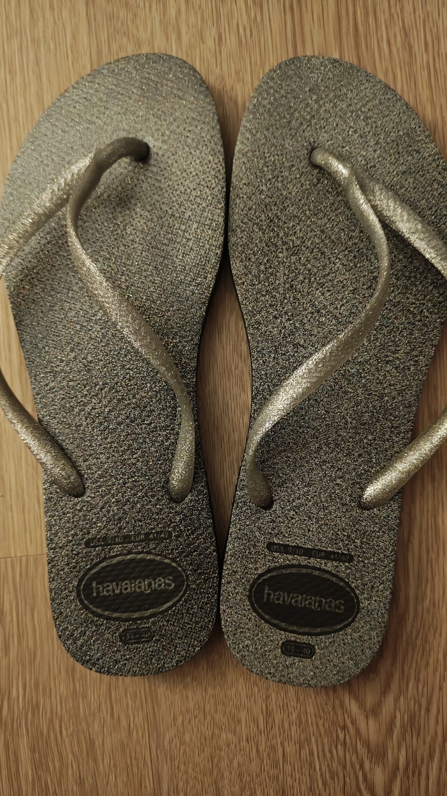 Havaianas Women’s Silver Size USA 9/10 Shiny Silver