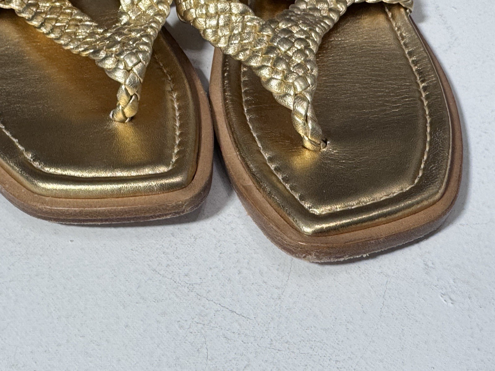 Stuart Weitzman Gold Braided Thong Sandals 9 AA EU 39.5 Leather Flats