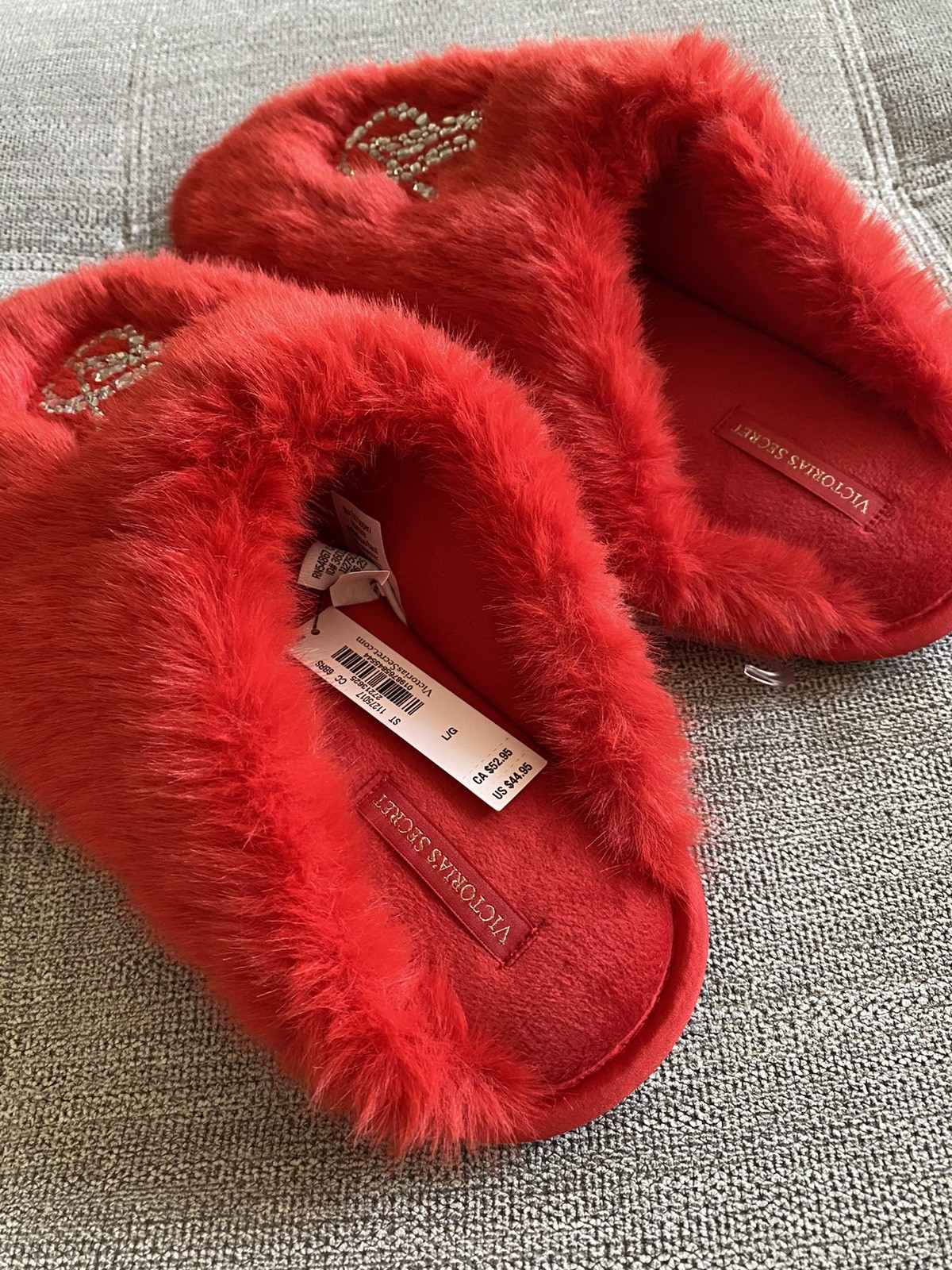 Victoria’s Secret VS Soft Plush Closed Toe Faux Fur Slippers Lipstick Red S M L